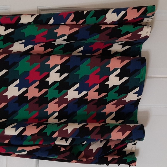 NWT INVESTMENTS WOMAN BLACK AND MULTICOLOR HOUNDSTOOTH BLOUSE SZ 3X - Picture 5 of 15